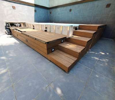 Costruzione su misura di copertura piscina decking da esterno